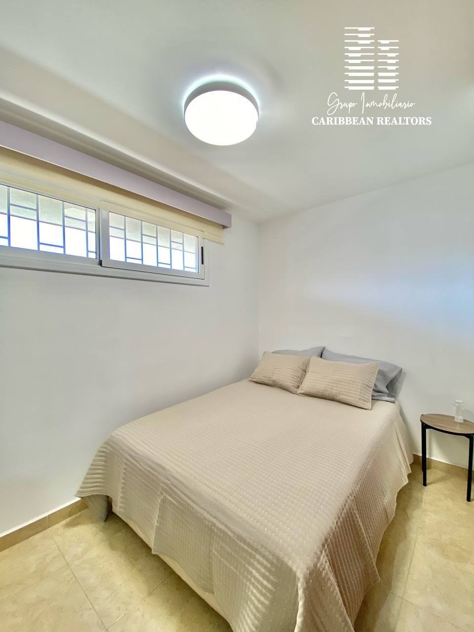 EN ALQUILER COMODO APARTAMENTO EN EL CONJ RESD ARCHIPIELAGO GARDEN. PLAYA EL ANGEL