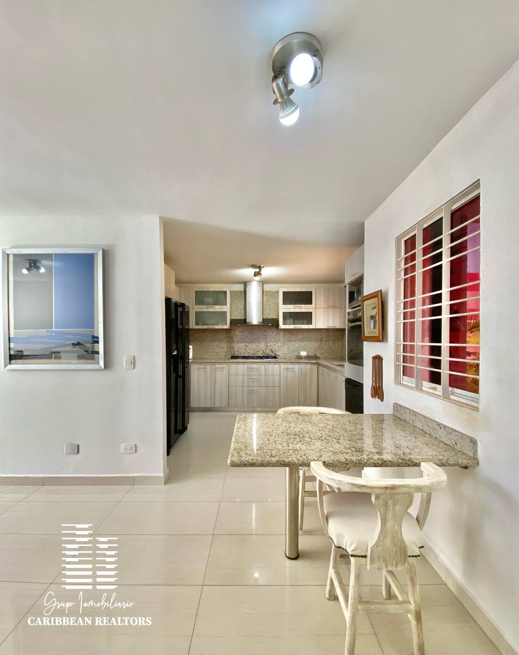 EN VENTA TOWN HOUSE EN EL CONJ RESD TERRAZAS DEL VALLE. EL VALLE DEL ESPIRITU SANTO