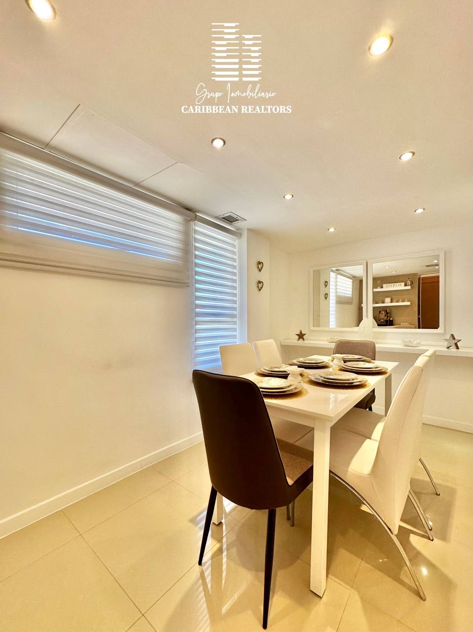 EN VENTA TOWN HOUSE EN EL CONJ RESD PLAZA REAL. PLAYA MORENO 