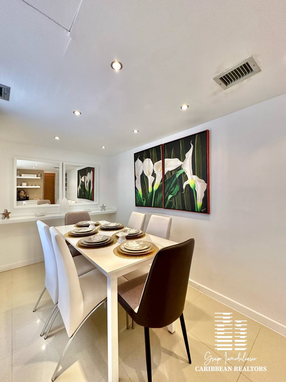 EN VENTA TOWN HOUSE EN EL CONJ RESD PLAZA REAL. PLAYA MORENO 