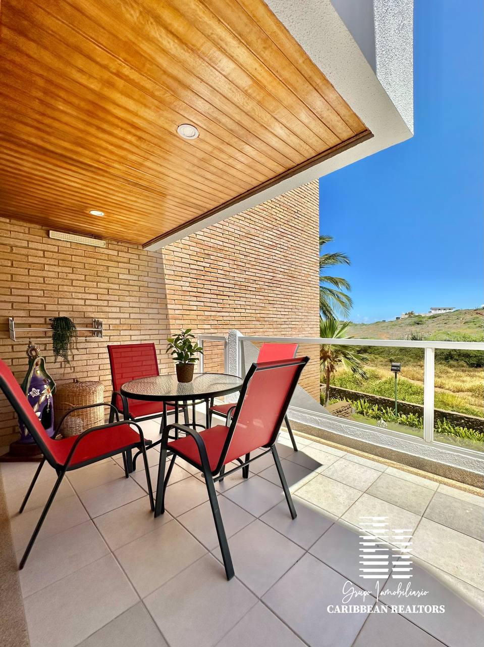 EN VENTA TOWN HOUSE EN EL CONJ RESD PLAZA REAL. PLAYA MORENO 