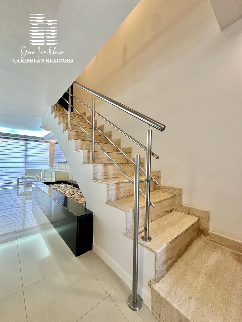 EN VENTA TOWN HOUSE EN EL CONJ RESD PLAZA REAL. PLAYA MORENO 