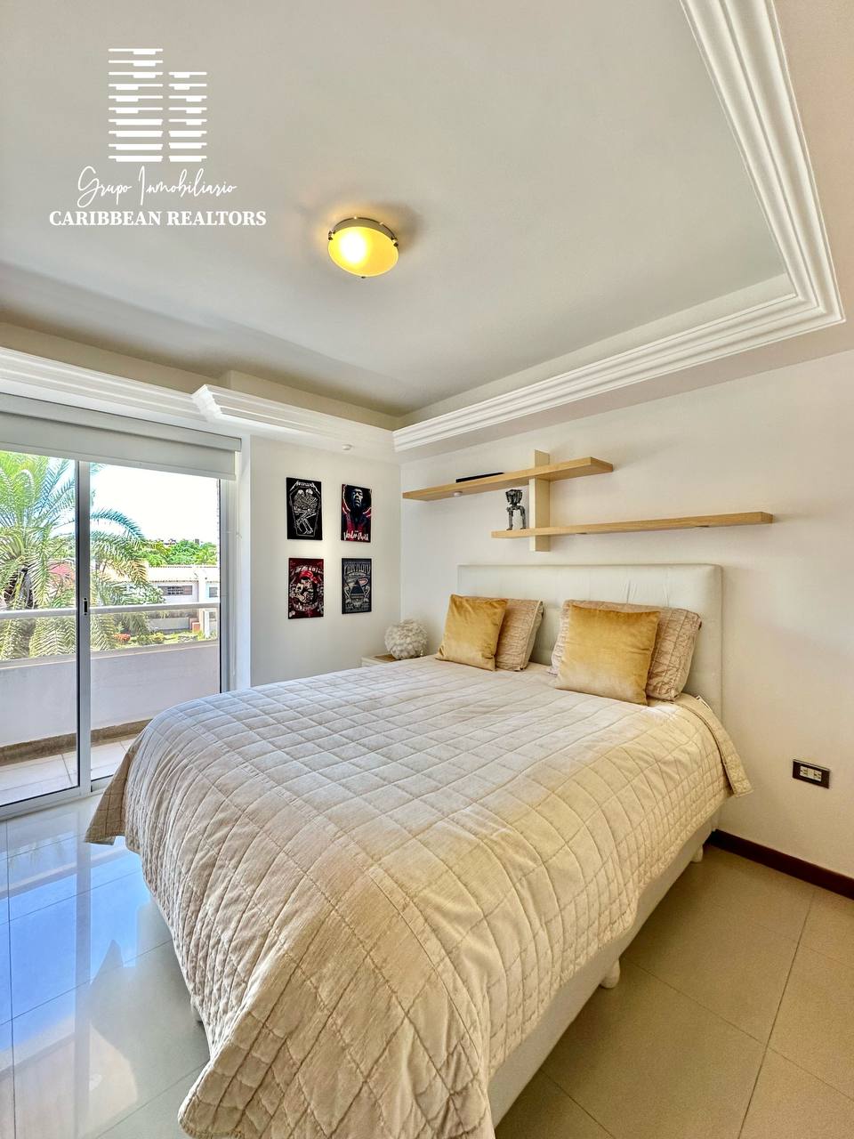 EN VENTA TOWN HOUSE EN EL CONJ RESD PLAZA REAL. PLAYA MORENO 