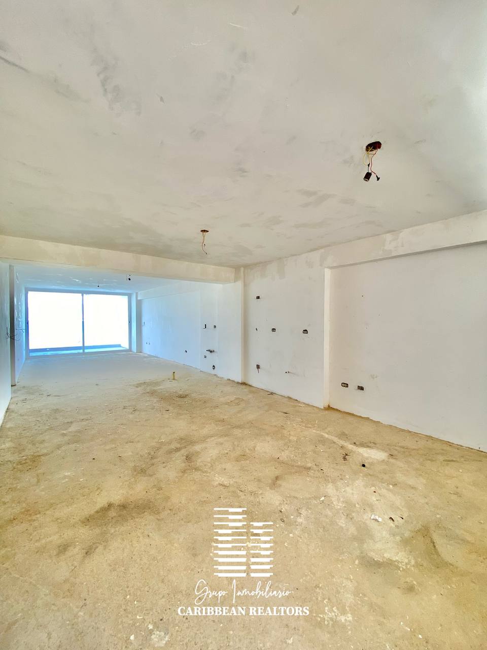 EN VENTA APARTAMENTO CON ESPECTACULAR VISTA AL MAR EN MORRO DE LA MAR II. AV RAUL LEONI