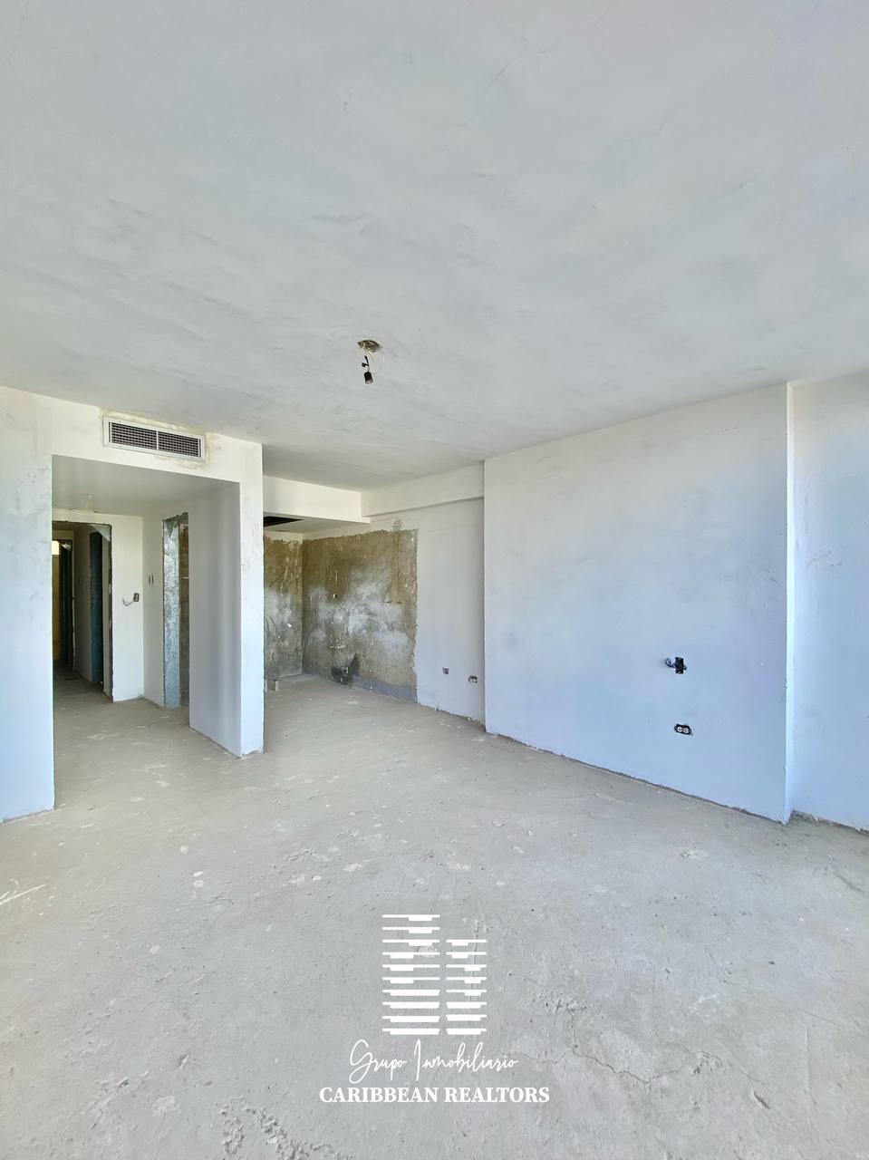 EN VENTA APARTAMENTO CON ESPECTACULAR VISTA AL MAR EN MORRO DE LA MAR II. AV RAUL LEONI