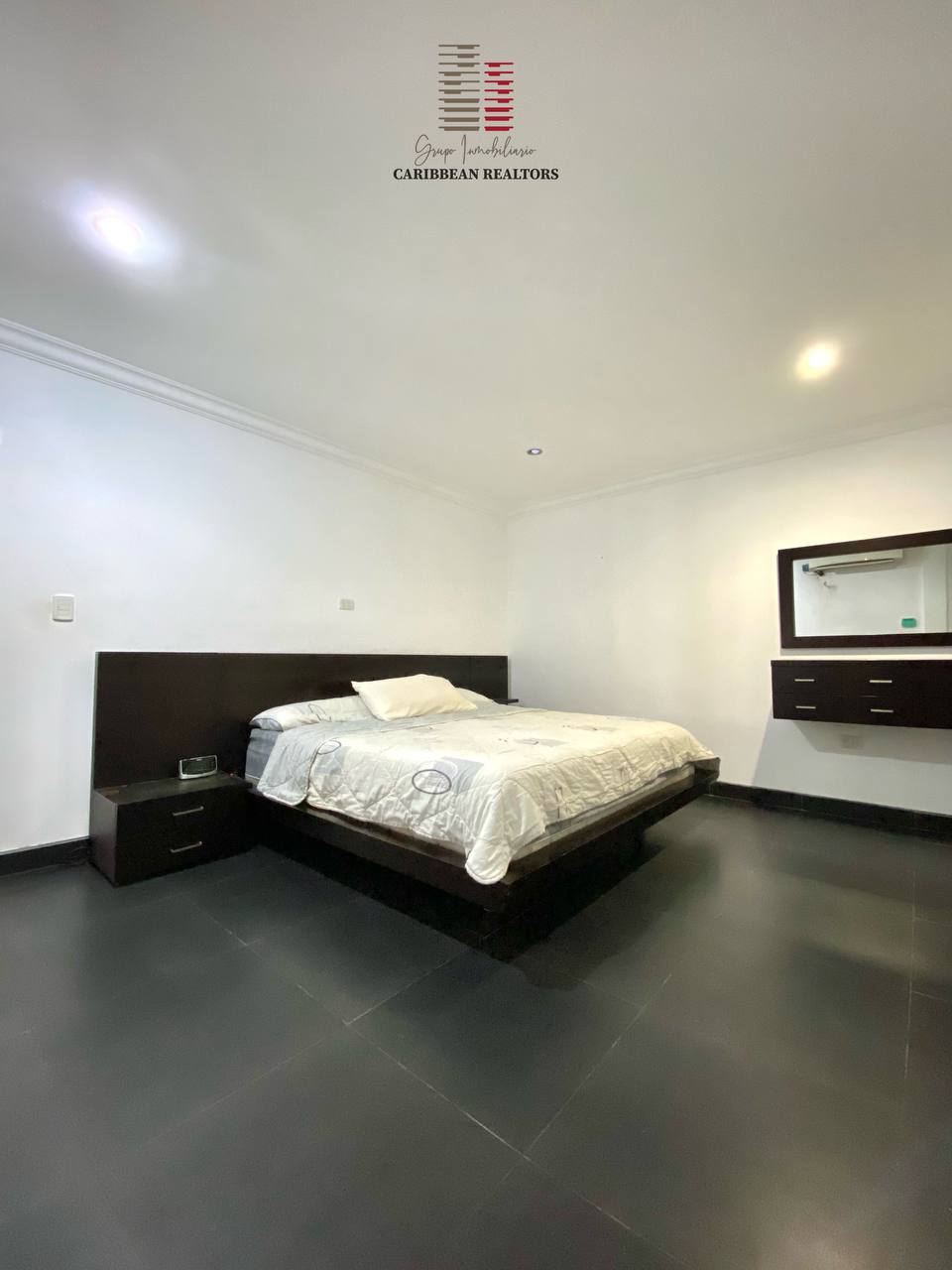 EN VENTA CASA QUINTA EN EL CONJ RESD EL CARDENAL JUANGRIEGO.