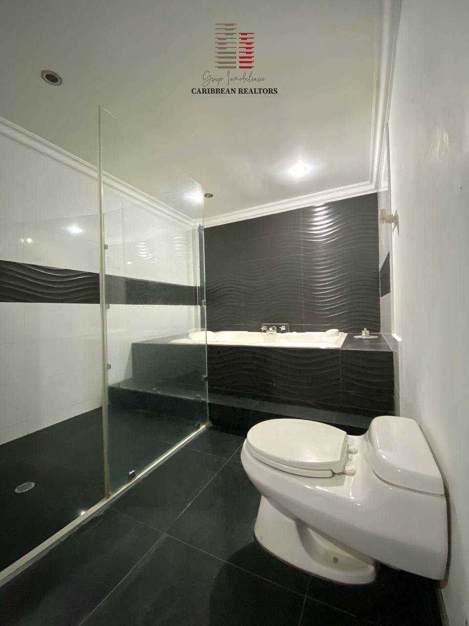 EN VENTA CASA QUINTA EN EL CONJ RESD EL CARDENAL JUANGRIEGO.