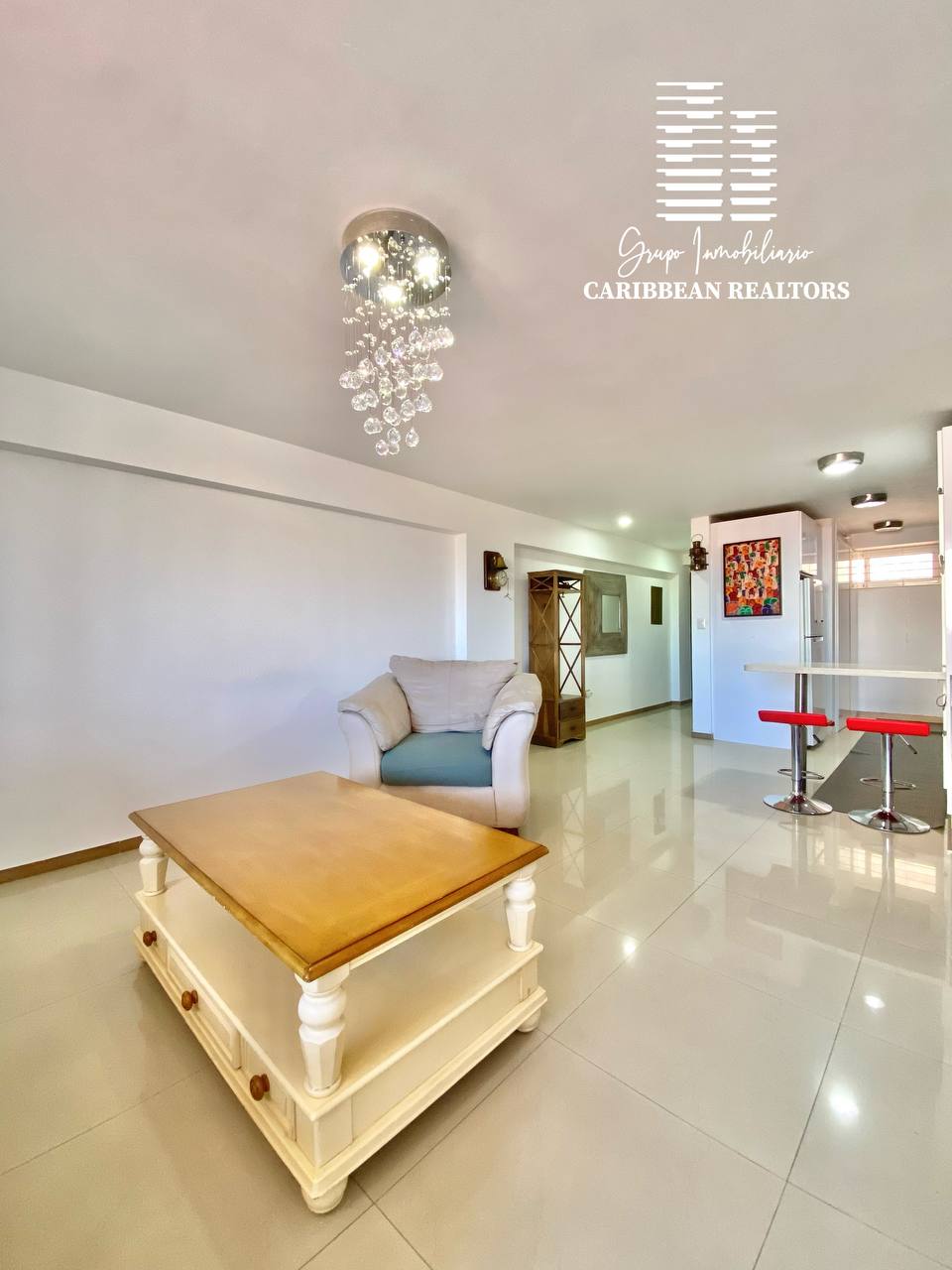 EN ALQUILER FIJO COMODO APARTAMENTO EN EL CONJ RESD VINCENZO. COSTA AZUL