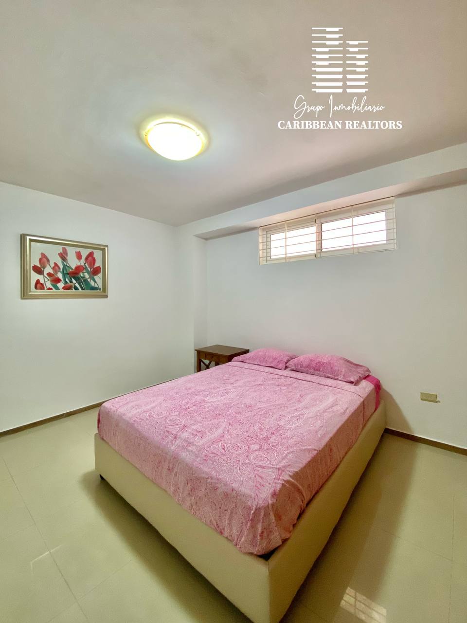 EN ALQUILER FIJO COMODO APARTAMENTO EN EL CONJ RESD VINCENZO. COSTA AZUL