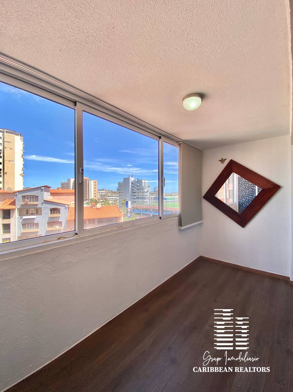 EN ALQUILER FIJO COMODO APARTAMENTO EN EL CONJ RESD VINCENZO. COSTA AZUL