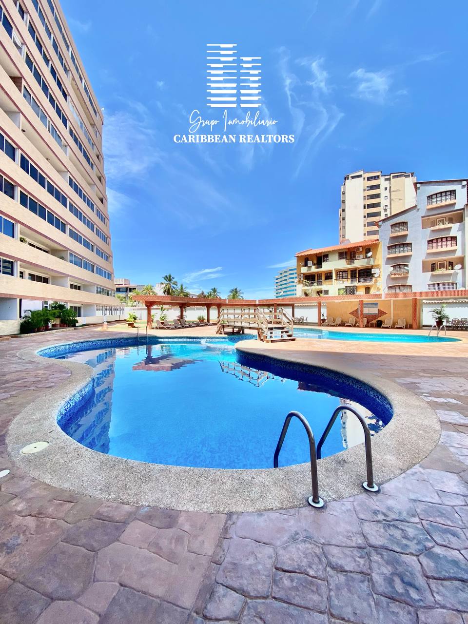 EN ALQUILER FIJO COMODO APARTAMENTO EN EL CONJ RESD VINCENZO. COSTA AZUL