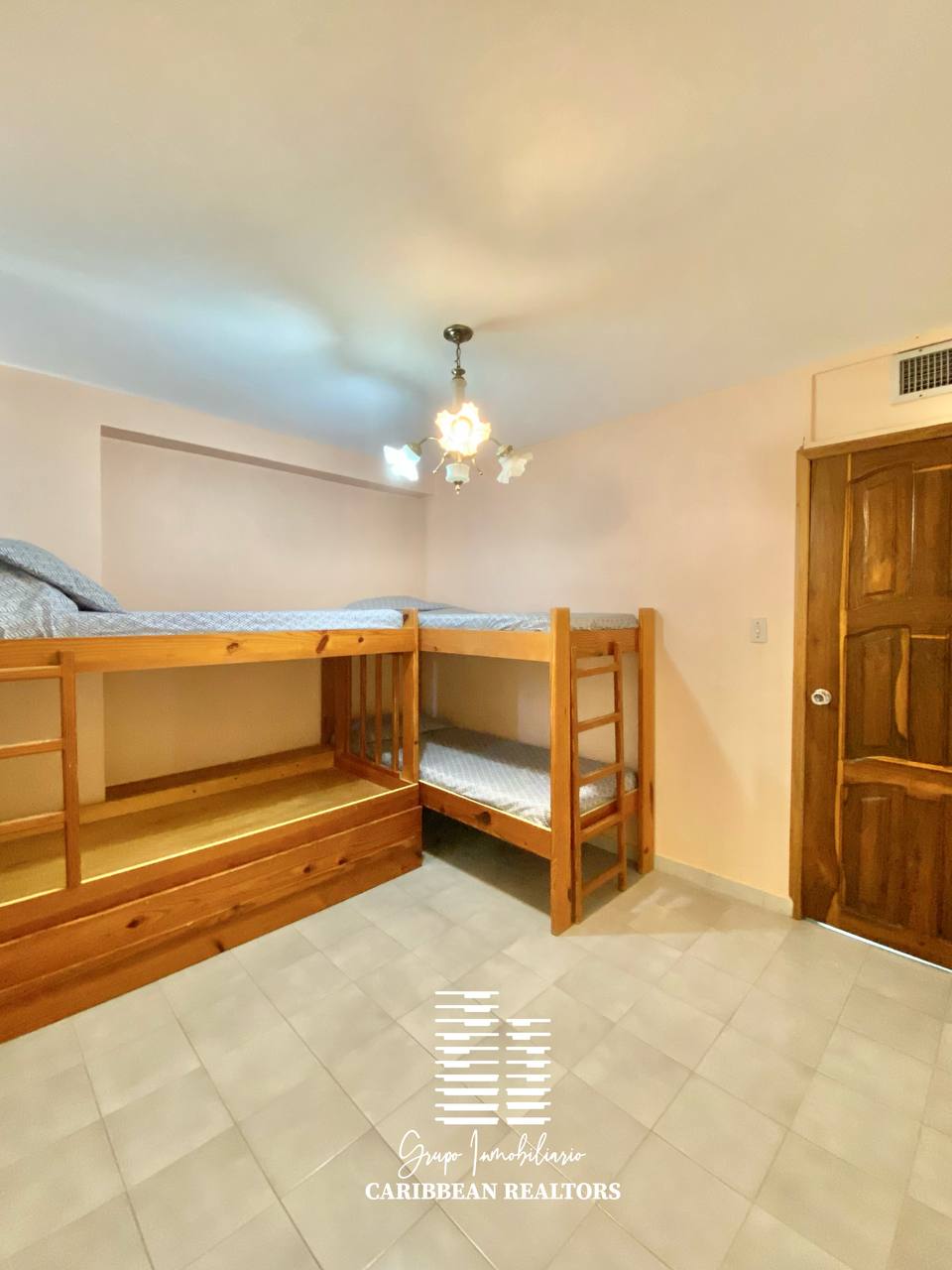 EN VENTA APARTAMENTO CON VISTA AL MAR EN EL CONJ RESD LA BALANDRA. PAMPATAR