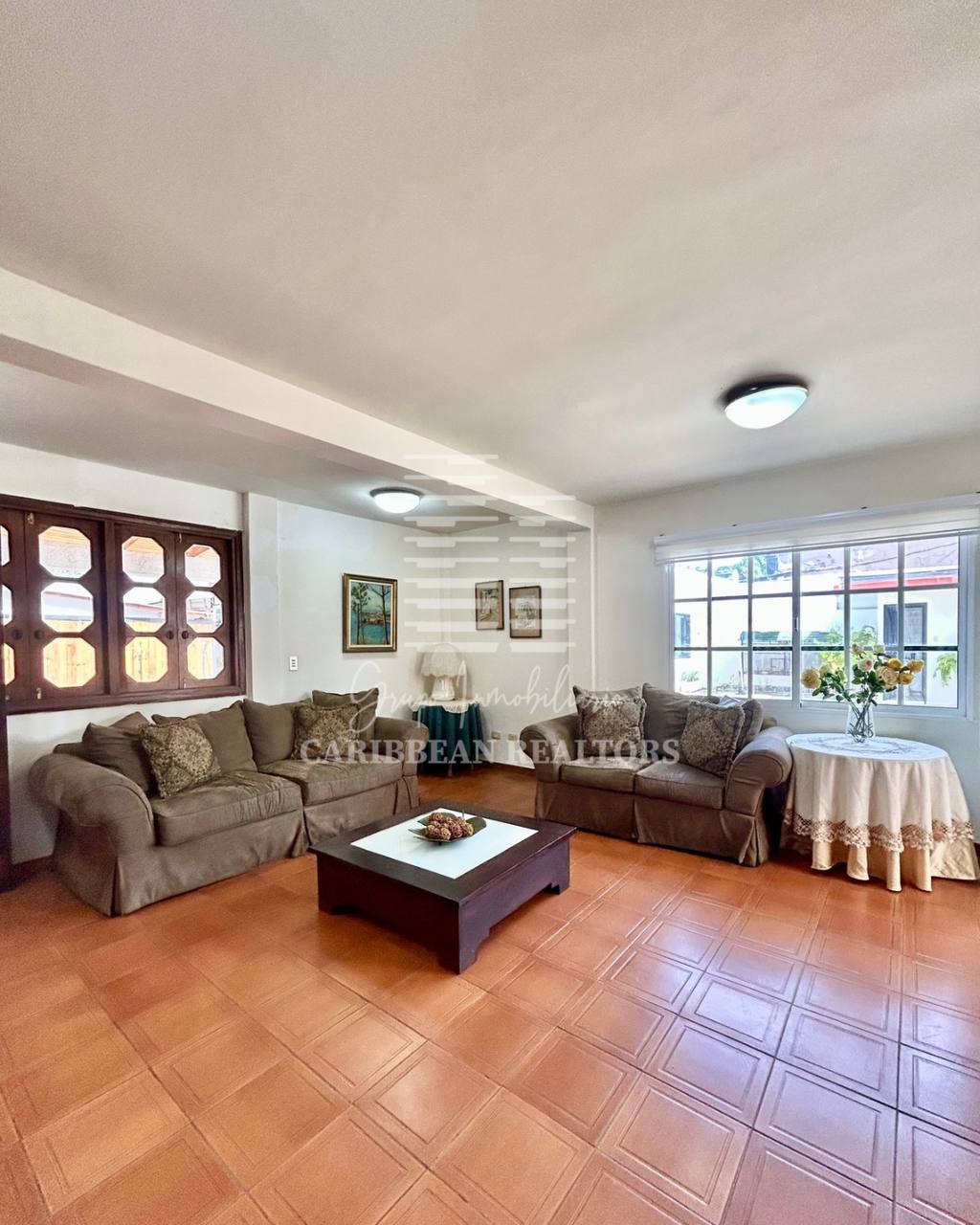 EN VENTA AMPLIA CASA EN LA URBANIZACION YAQUE ALTO COUNTRY CLUB. ATAMO SUR