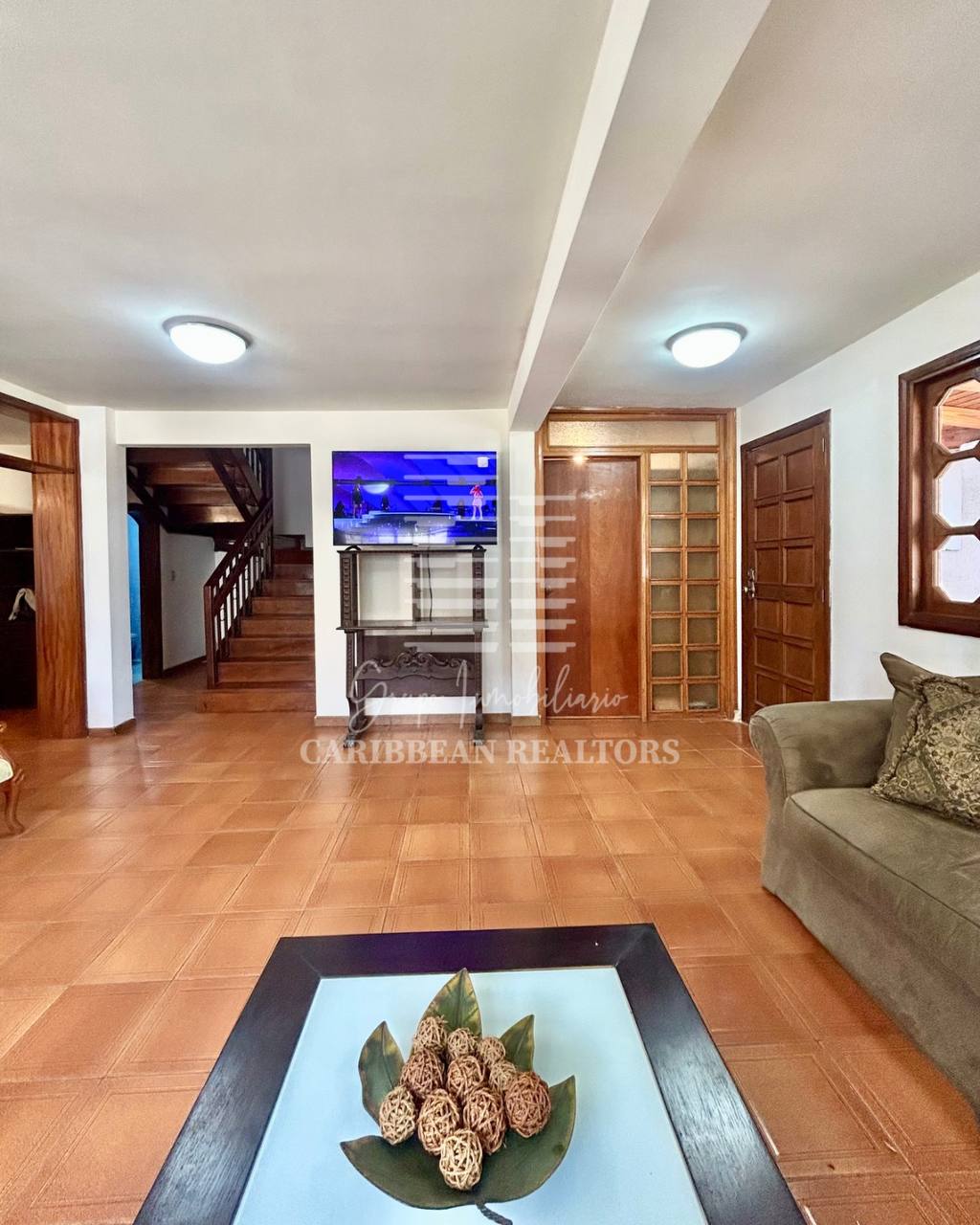 EN VENTA AMPLIA CASA EN LA URBANIZACION YAQUE ALTO COUNTRY CLUB. ATAMO SUR