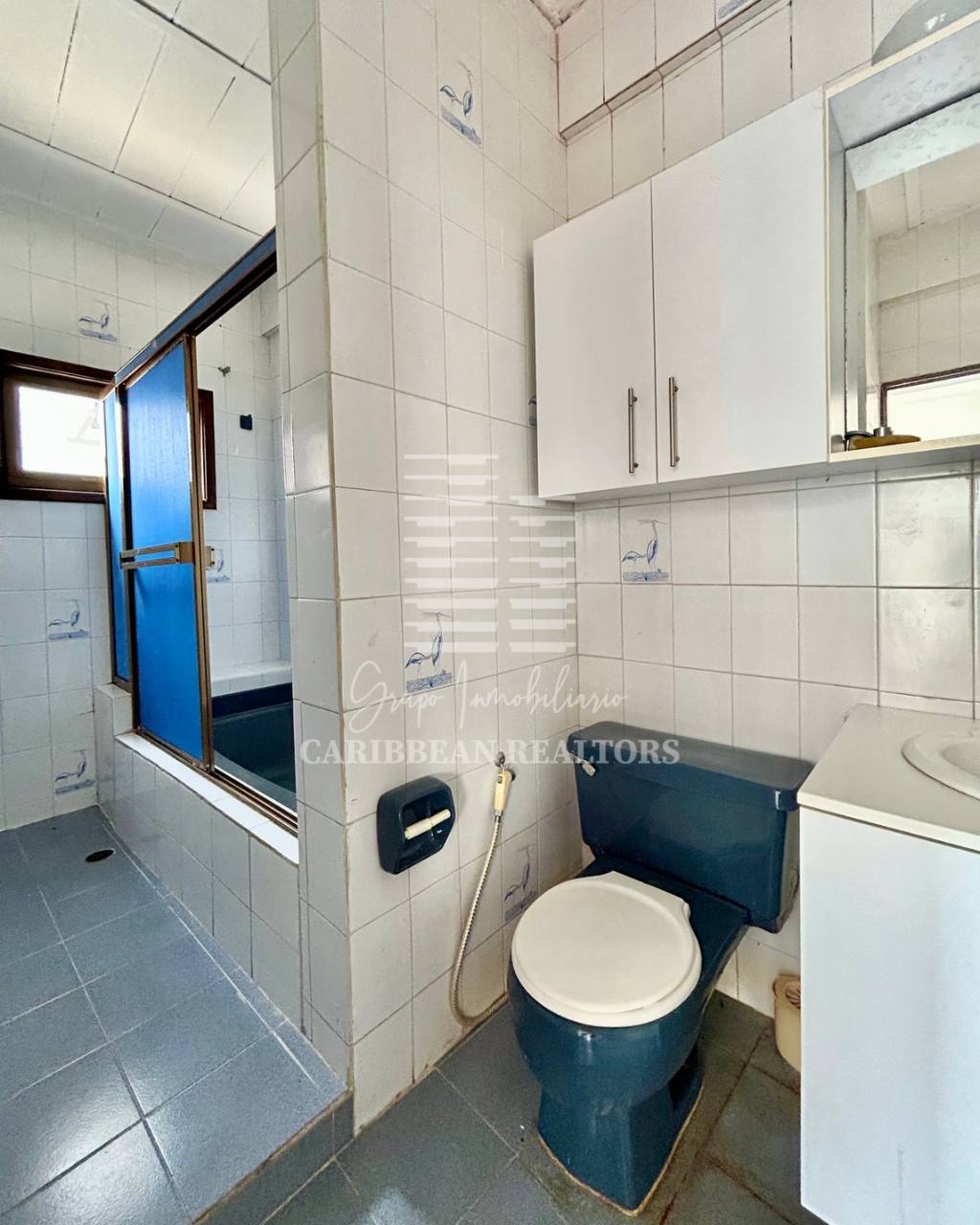 EN VENTA AMPLIA CASA EN LA URBANIZACION YAQUE ALTO COUNTRY CLUB. ATAMO SUR
