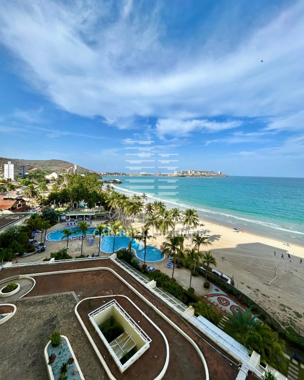 EN ALQUILER VACACIONAL MODERNO APARTAMENTO DE PLAYA EN EL CONDOMINIO BAHIA DORADA. PLAYA MORENO. PAMPATAR