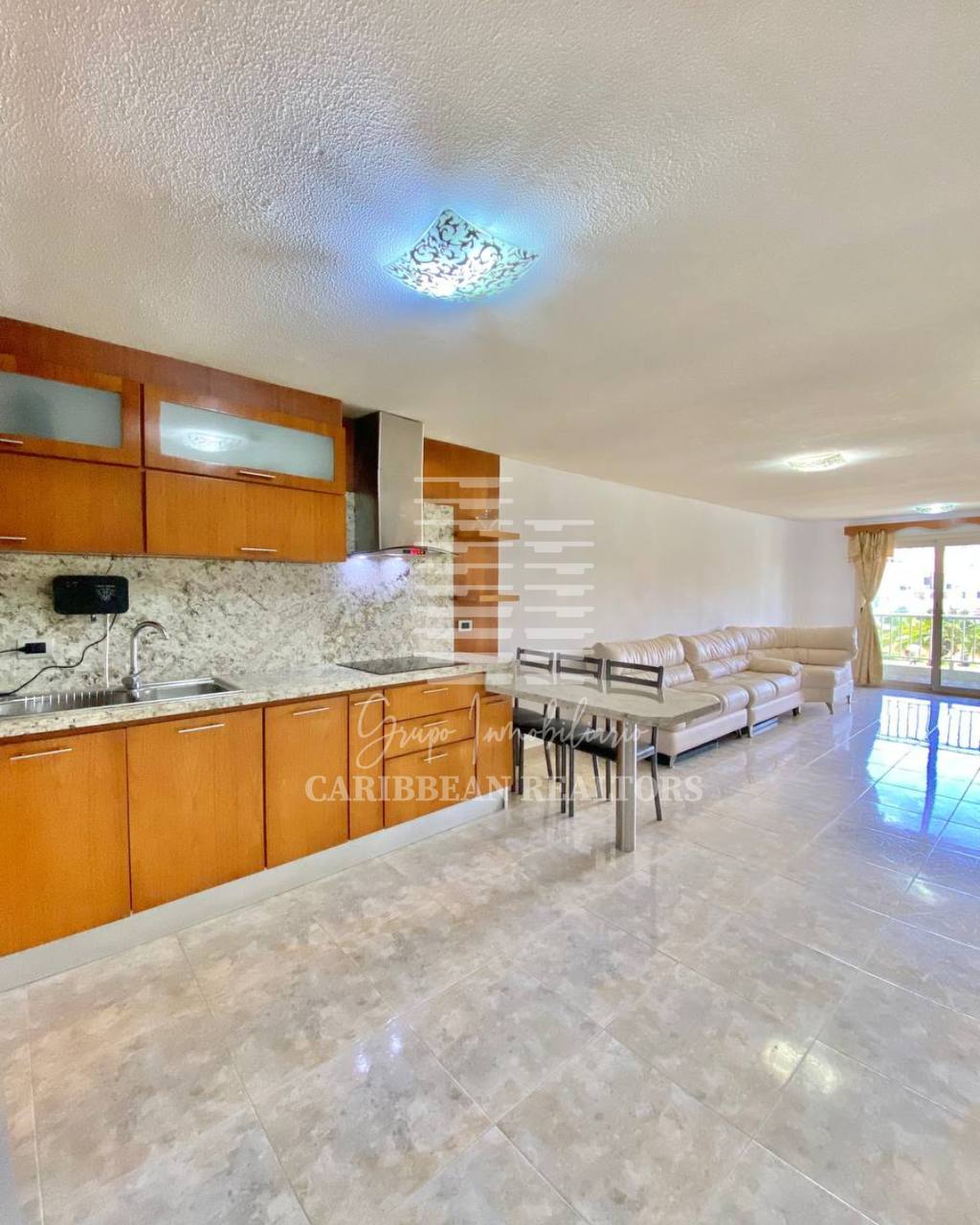 EN VENTA APARTAMENTO EN EL CONUNTO RESIDENCIAL CARENERO. COSTA AZUL