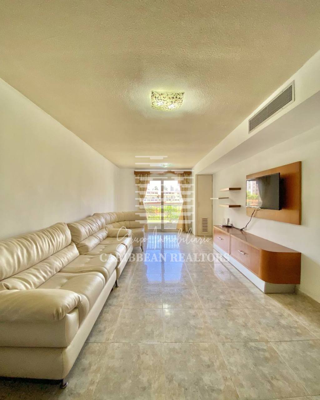EN VENTA APARTAMENTO EN EL CONUNTO RESIDENCIAL CARENERO. COSTA AZUL