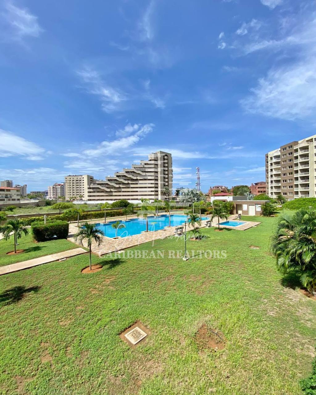 EN VENTA APARTAMENTO EN EL CONUNTO RESIDENCIAL CARENERO. COSTA AZUL