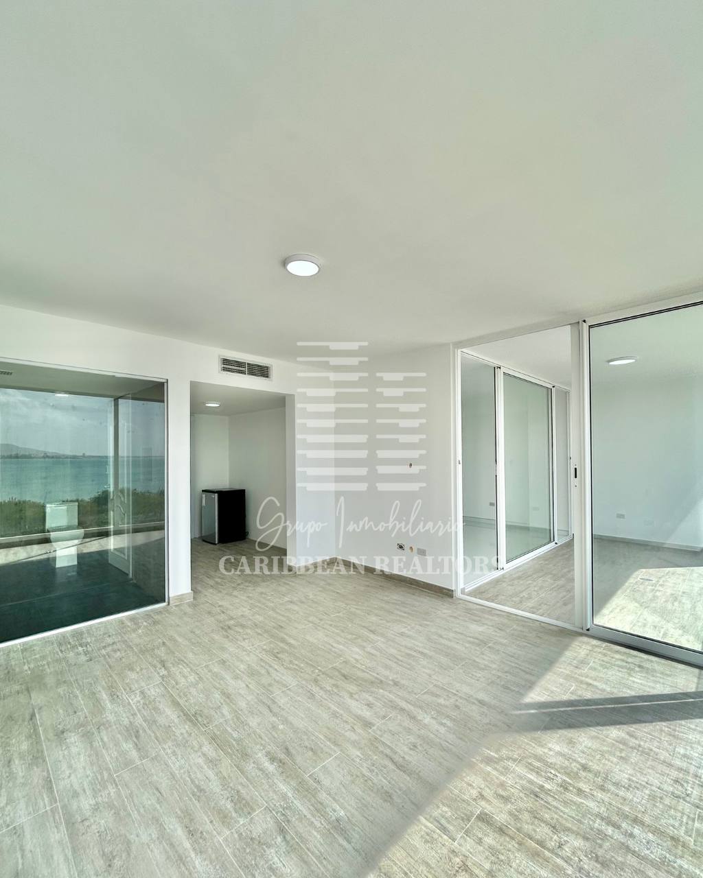 EN VENTA MODERNO APARTAMENTO CON VISTA AL MAR EN EL CONJUNTO RESIDENCIAL MORRO DE LA MAR II. 