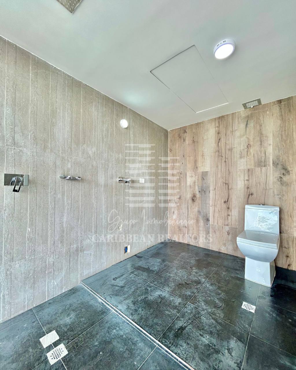 EN VENTA MODERNO APARTAMENTO CON VISTA AL MAR EN EL CONJUNTO RESIDENCIAL MORRO DE LA MAR II. 