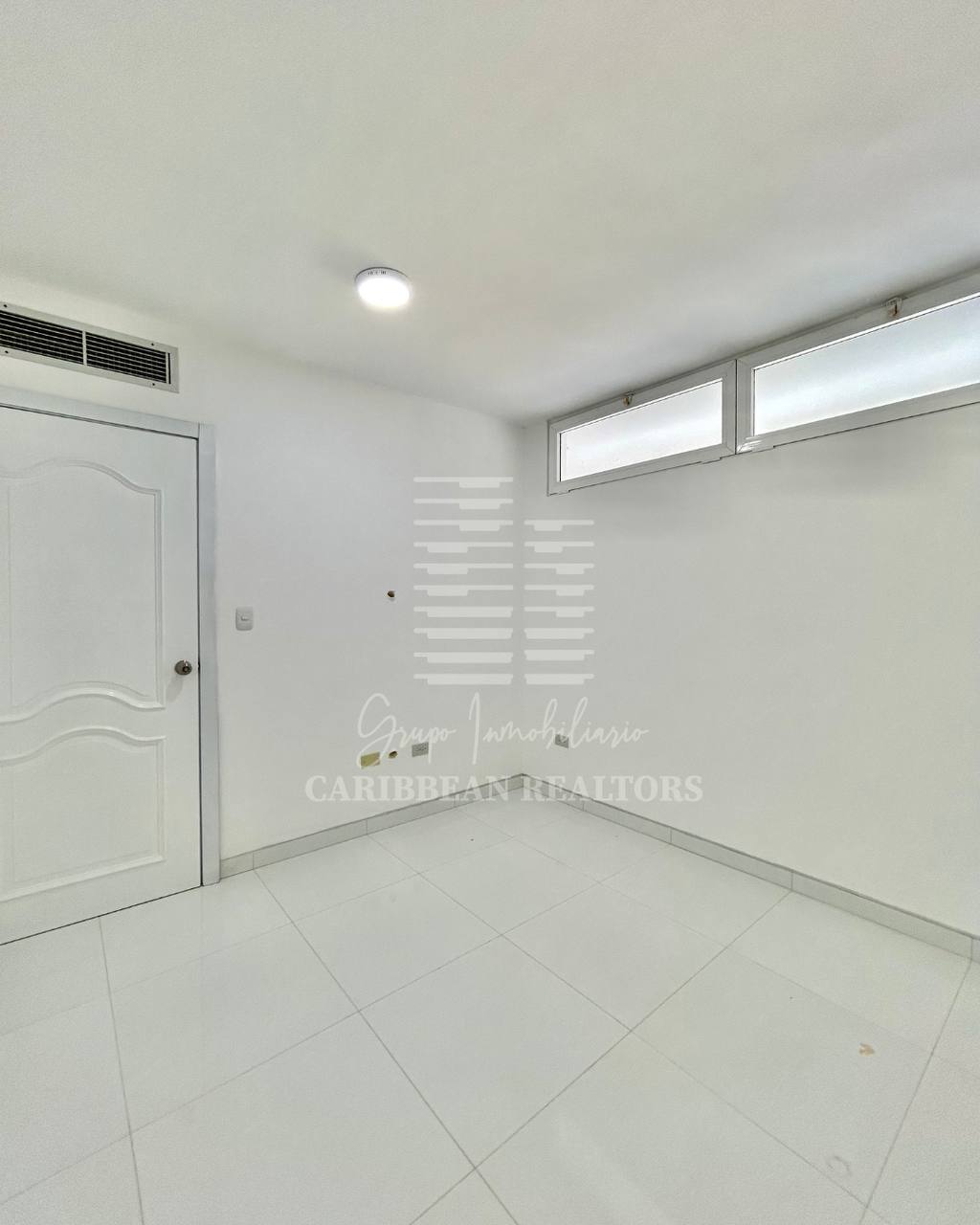 EN VENTA MODERNO APARTAMENTO CON VISTA AL MAR EN EL CONJUNTO RESIDENCIAL MORRO DE LA MAR II. 