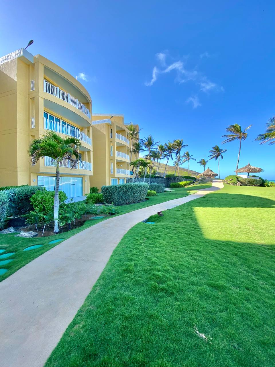EN VENTA APARTAMENTO DE PLAYA EN EL CONJUNTO RESIDENCIAL TERRAZAS DE CIMARRON EN PLAYA PARGUITO.
