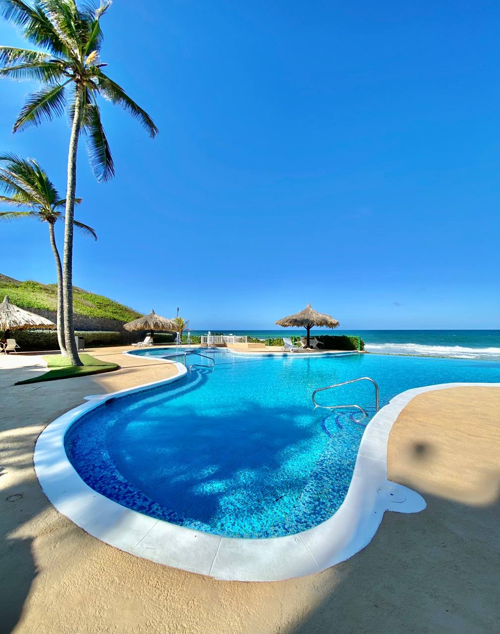 EN VENTA APARTAMENTO DE PLAYA EN EL CONJUNTO RESIDENCIAL TERRAZAS DE CIMARRON EN PLAYA PARGUITO.
