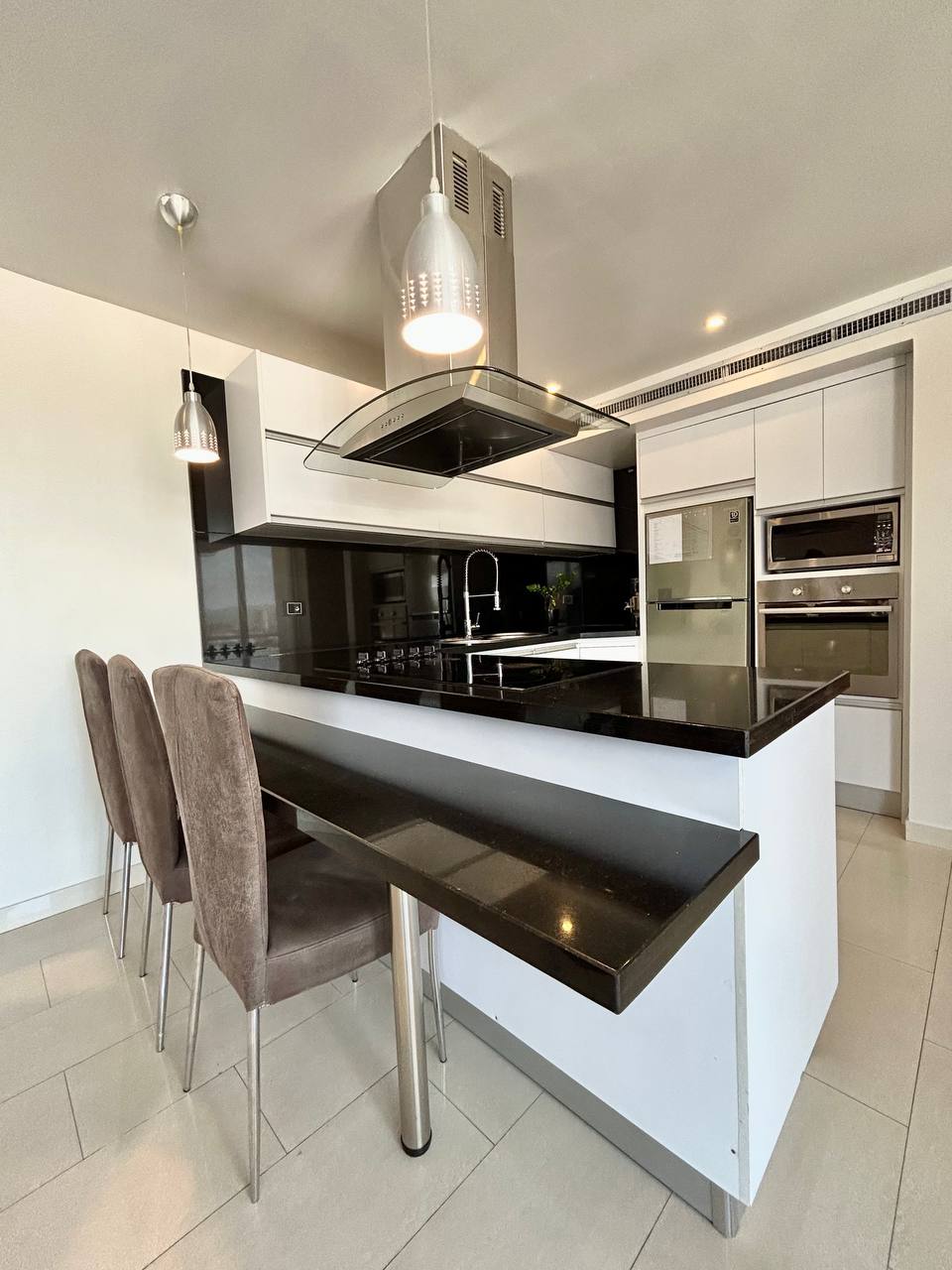 EN VENTA APARTAMENTO EN EL CONJUNTO RESIDENCIAL PUNTA PACÍFICO EN PLAYA MORENO, MUY CERCA DEL MAR.