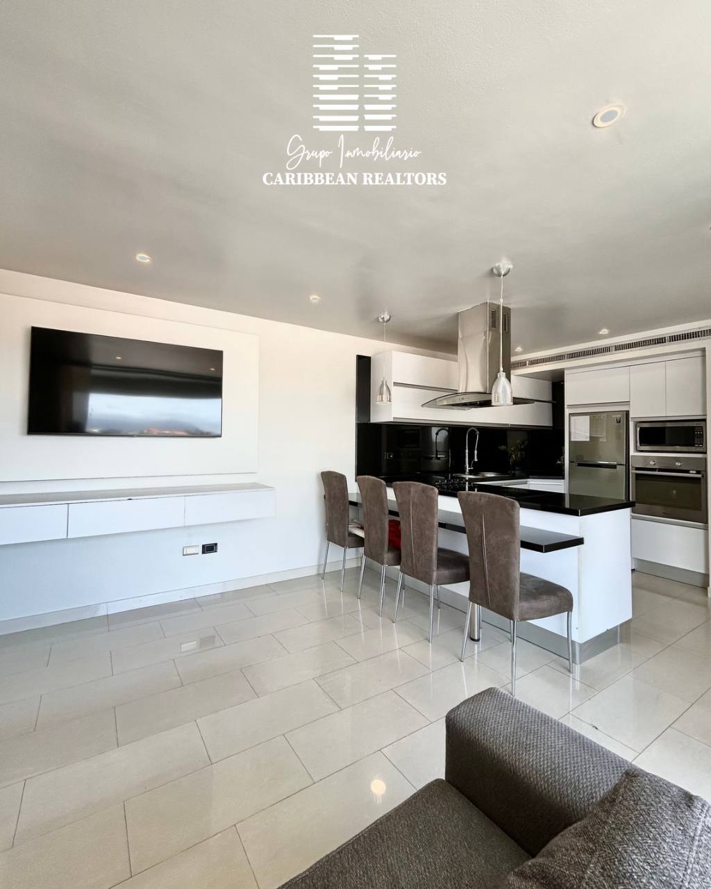 EN VENTA APARTAMENTO EN EL CONJUNTO RESIDENCIAL PUNTA PACÍFICO EN PLAYA MORENO, MUY CERCA DEL MAR.