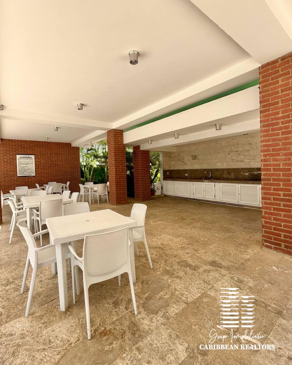 EN VENTA APARTAMENTO EN EL CONJUNTO RESIDENCIAL PUNTA PACÍFICO EN PLAYA MORENO, MUY CERCA DEL MAR.