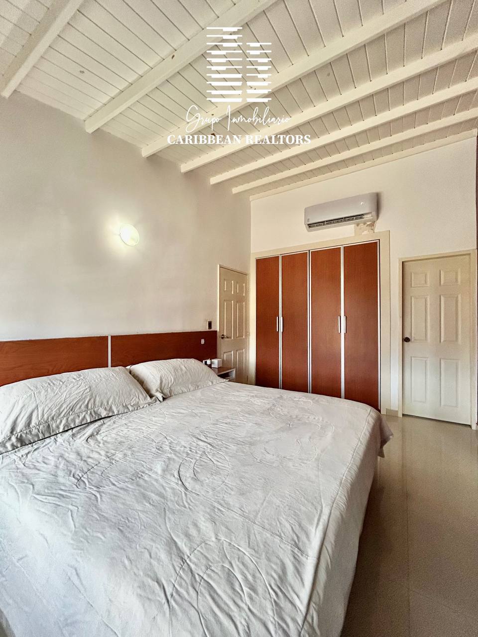 EN VENTA DOS TOWNHOSES INTEGRADOS EN EL CONJUNTO RESIDENCIAL VILLAS DEL VALLE. EL VALLE DEL ESPIRITU SANTO.