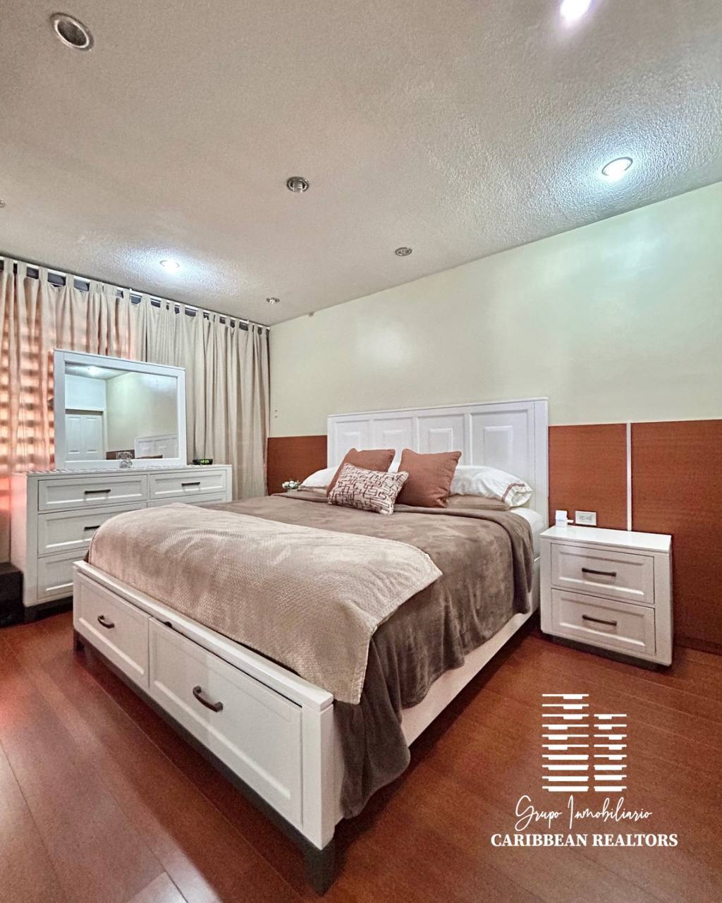 EN VENTA DOS TOWNHOSES INTEGRADOS EN EL CONJUNTO RESIDENCIAL VILLAS DEL VALLE. EL VALLE DEL ESPIRITU SANTO.