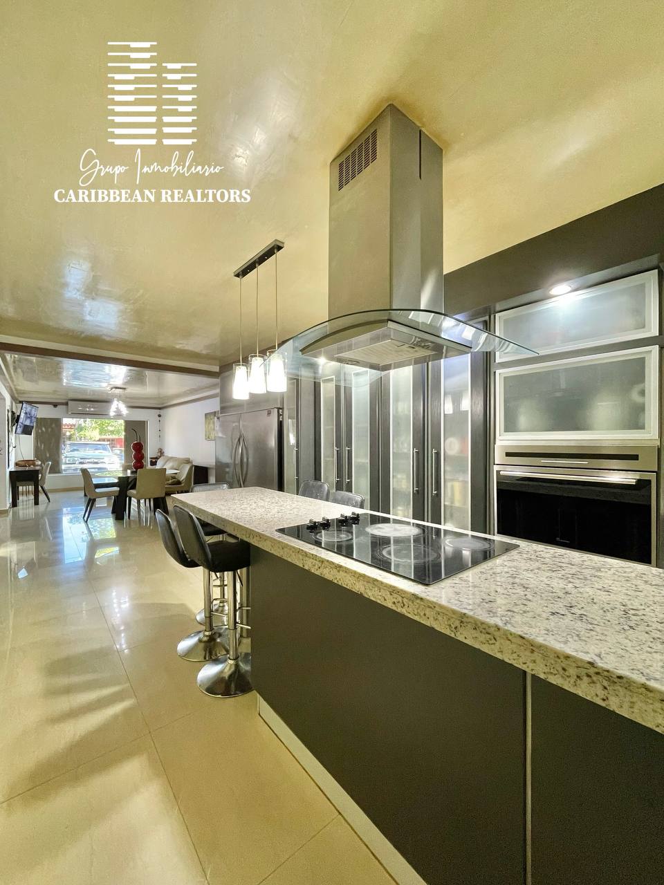 EN VENTA TOWN HOUSE EN EL CONJUNTO RESIDENCIAL AGUAMARINA COUNTRY CLUB. PARAISO II. PAMPATAR.