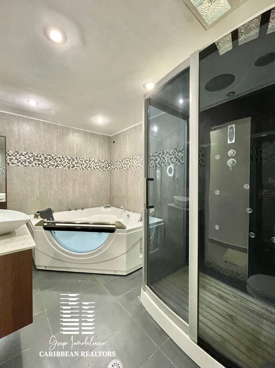 EN VENTA TOWN HOUSE EN EL CONJUNTO RESIDENCIAL AGUAMARINA COUNTRY CLUB. PARAISO II. PAMPATAR.