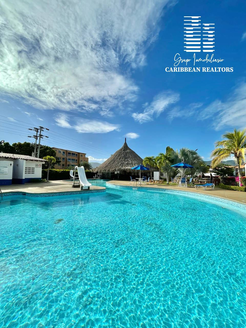 EN VENTA TOWN HOUSE EN EL CONJUNTO RESIDENCIAL AGUAMARINA COUNTRY CLUB. PARAISO II. PAMPATAR.