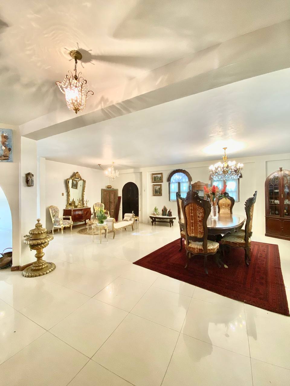 EN VENTA CASA QUINTA EN LA URBANIZACIÓN JORGE COLL.