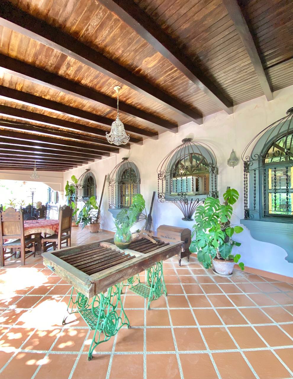 EN VENTA CASA QUINTA EN LA URBANIZACIÓN JORGE COLL.