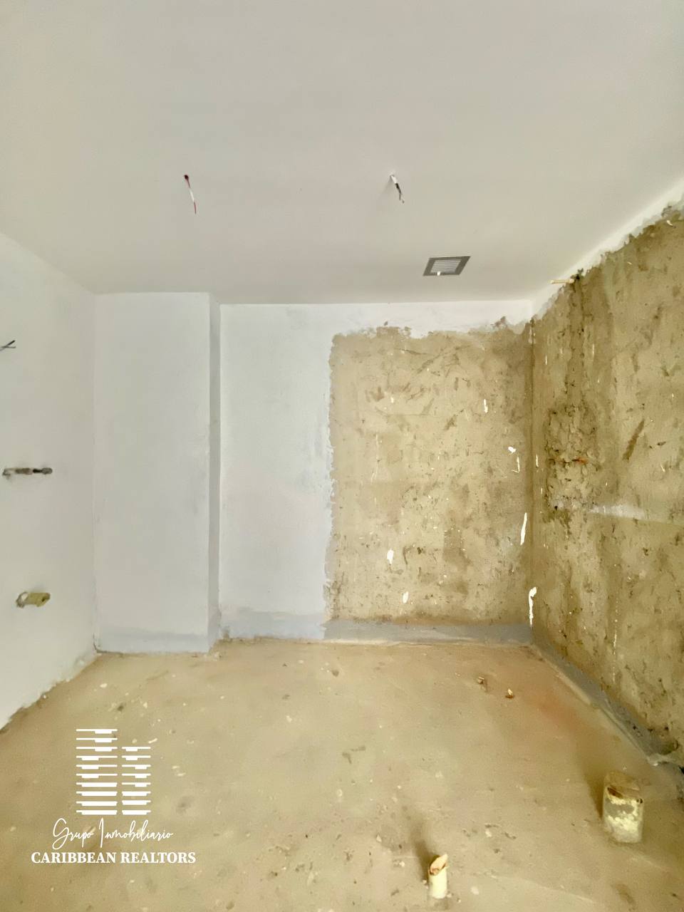 EN VENTA APARTAMENTO CON VISTA AL MAR EN EL CONJ RESD MORRO DE LA MAR II. 