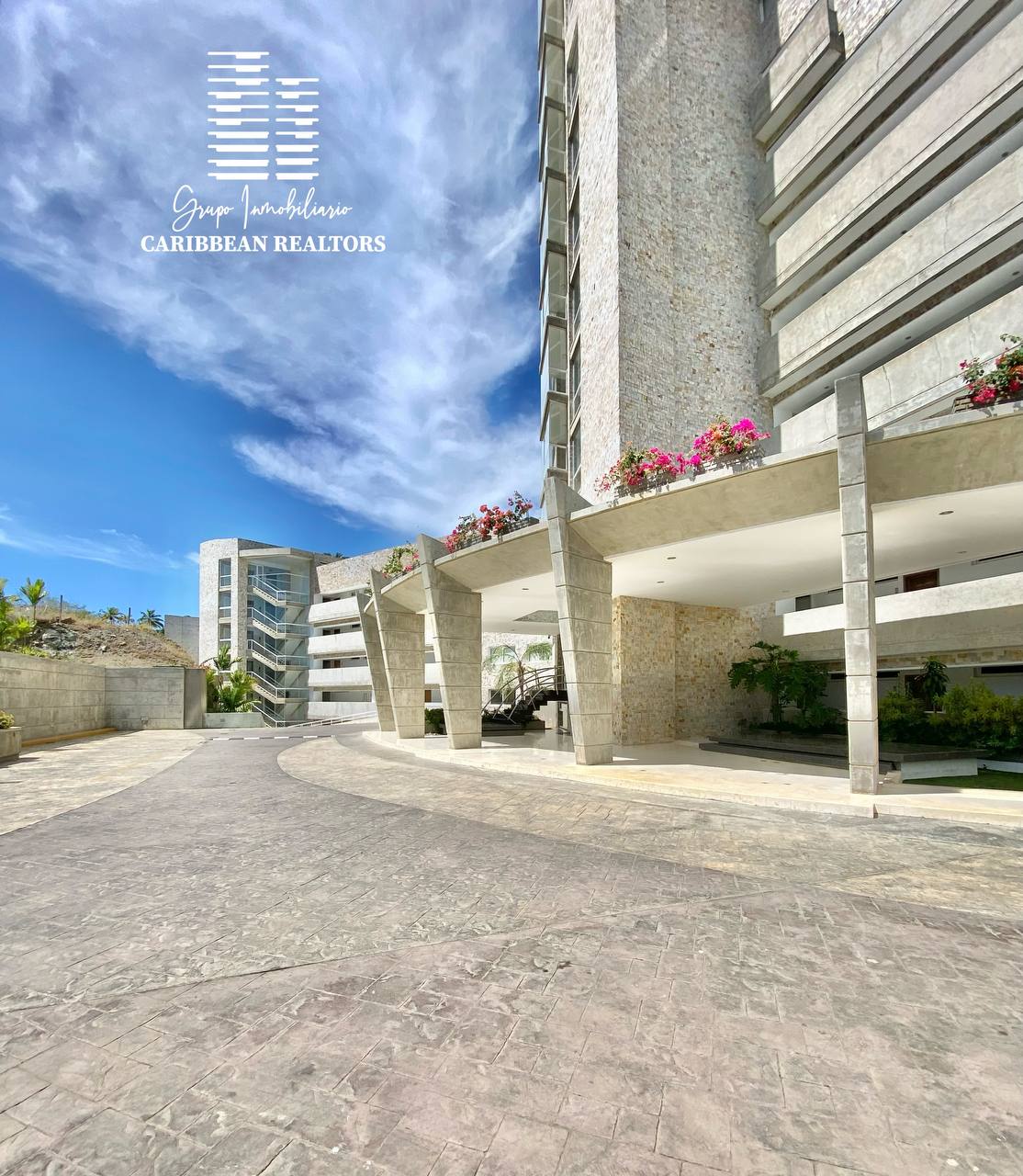 EN VENTA APARTAMENTO CON VISTA AL MAR EN EL CONJ RESD MORRO DE LA MAR II. 