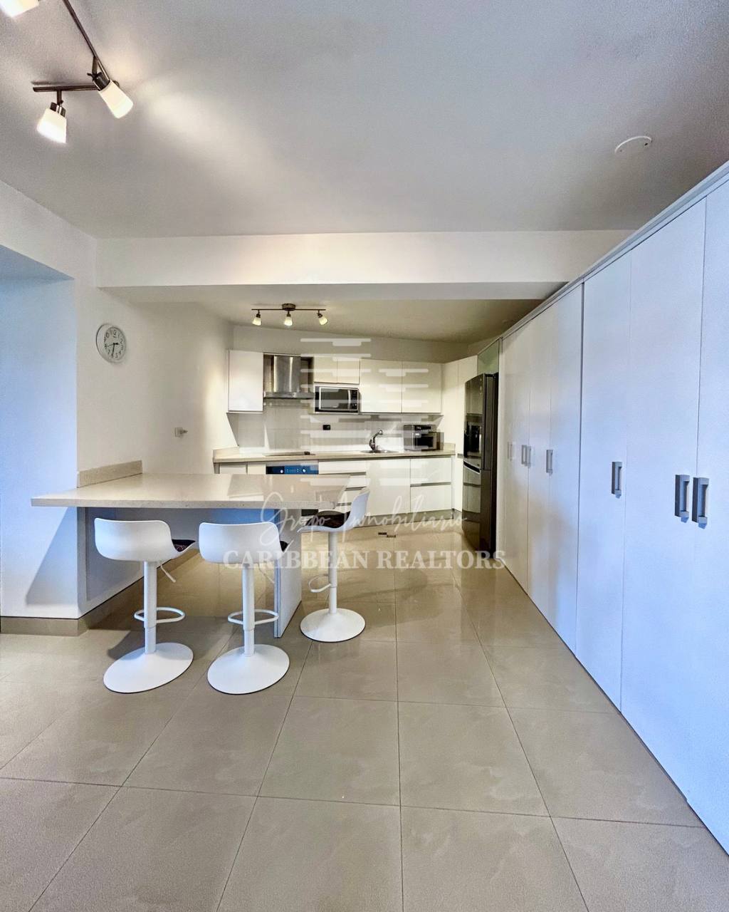 EN VENTA MODERNO APARTAMENTO EN EL CONJUNTO RESIDENCIAL ALAQUA PLAZA & CONDOMINIUM, TORRE 1000. PLAYA EL ANGEL. PAMPATAR.