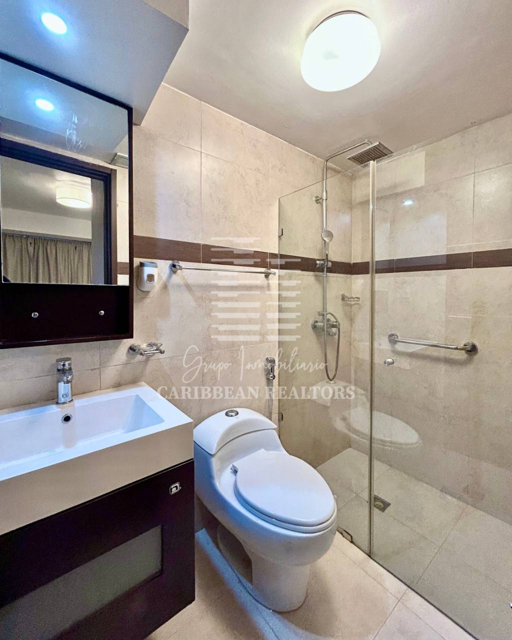 EN VENTA MODERNO APARTAMENTO EN EL CONJUNTO RESIDENCIAL ALAQUA PLAZA & CONDOMINIUM, TORRE 1000. PLAYA EL ANGEL. PAMPATAR.