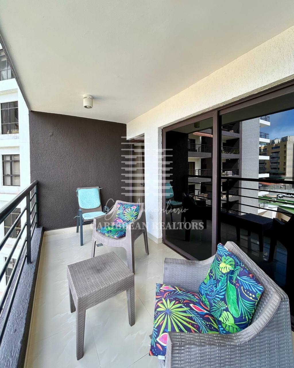 EN VENTA MODERNO APARTAMENTO EN EL CONJUNTO RESIDENCIAL ALAQUA PLAZA & CONDOMINIUM, TORRE 1000. PLAYA EL ANGEL. PAMPATAR.