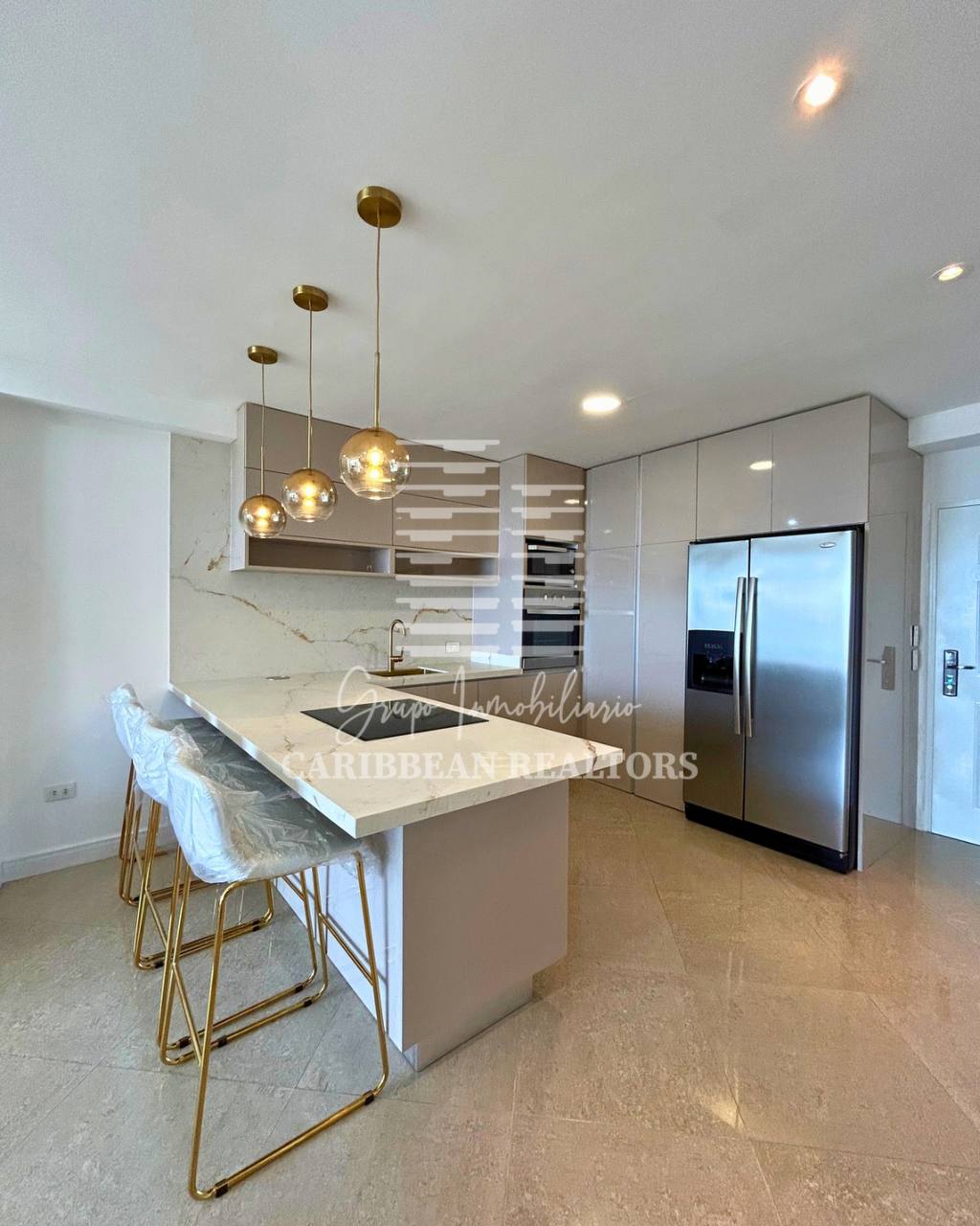 EN ALQUILER VACACIONAL MODERNO APARTAMENTO EN EL CONJUNTO RESIDENCIAL BLUE BAY EN PLAYA MORENO.