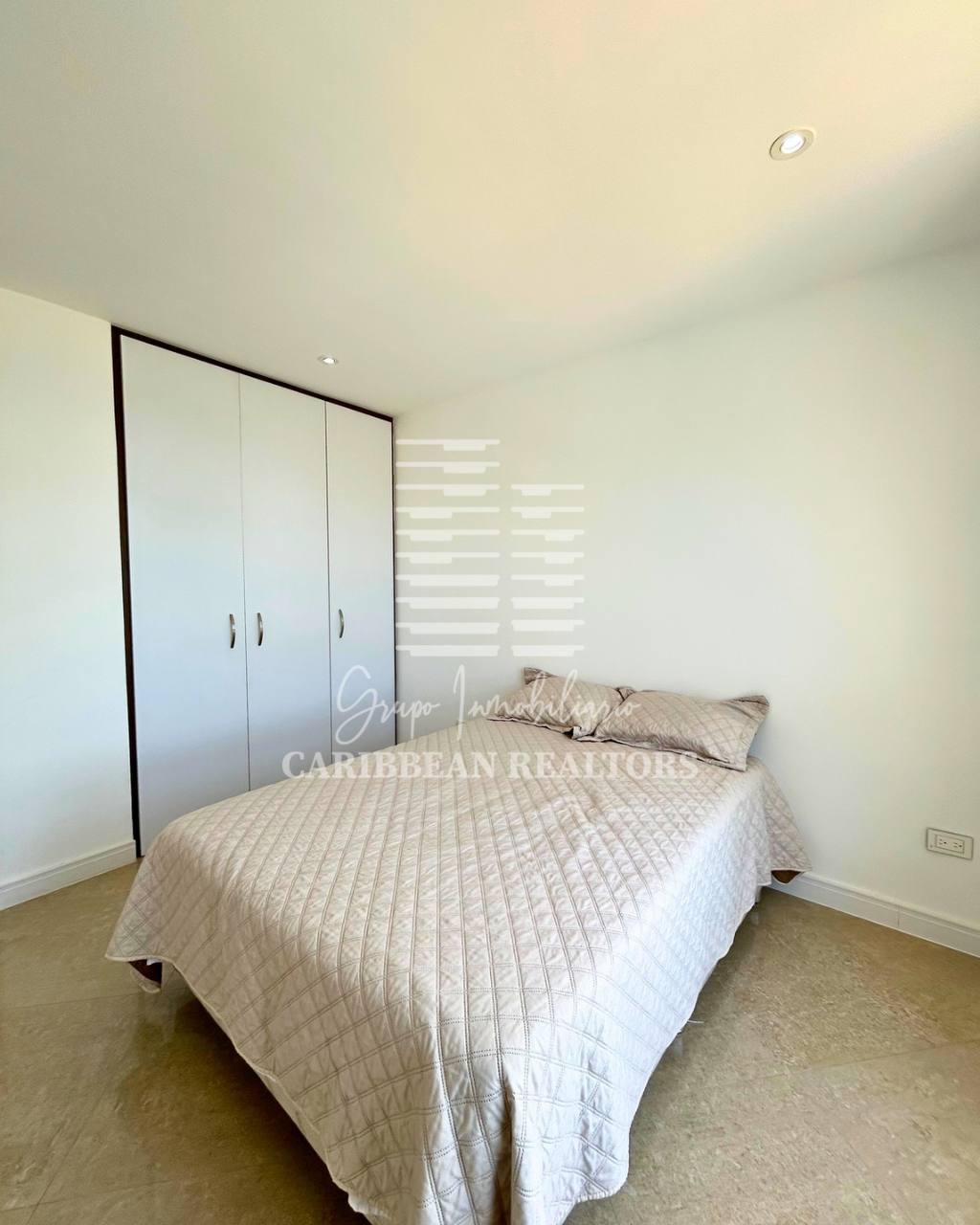 EN ALQUILER VACACIONAL MODERNO APARTAMENTO EN EL CONJUNTO RESIDENCIAL BLUE BAY EN PLAYA MORENO.