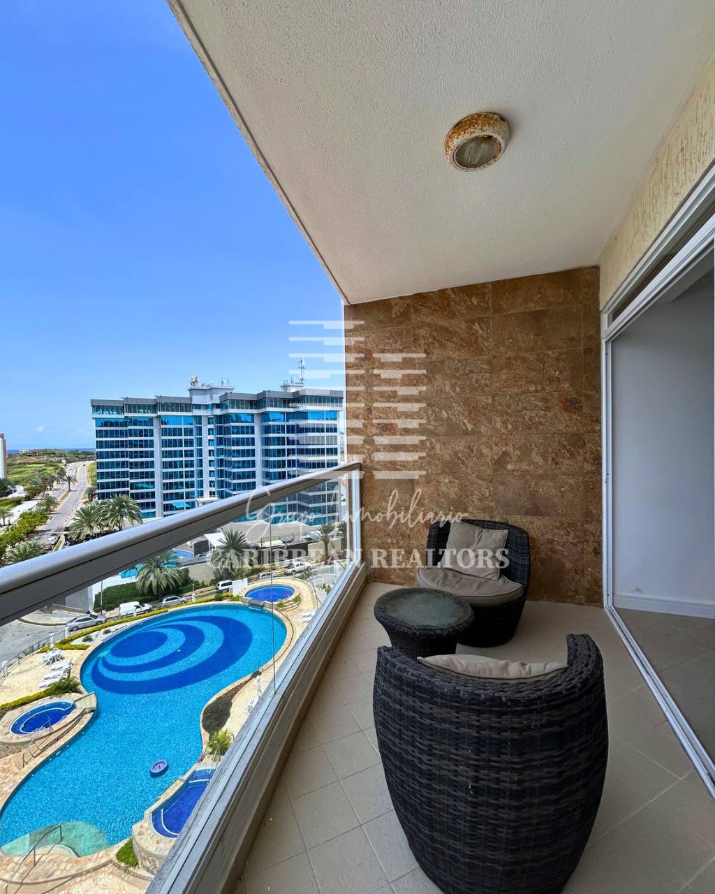 EN ALQUILER VACACIONAL MODERNO APARTAMENTO EN EL CONJUNTO RESIDENCIAL BLUE BAY EN PLAYA MORENO.