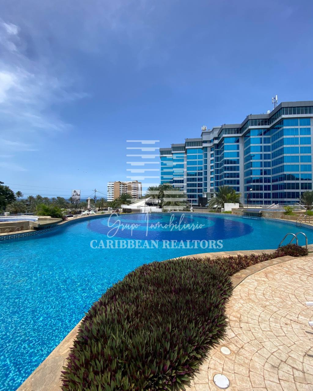 EN ALQUILER VACACIONAL MODERNO APARTAMENTO EN EL CONJUNTO RESIDENCIAL BLUE BAY EN PLAYA MORENO.