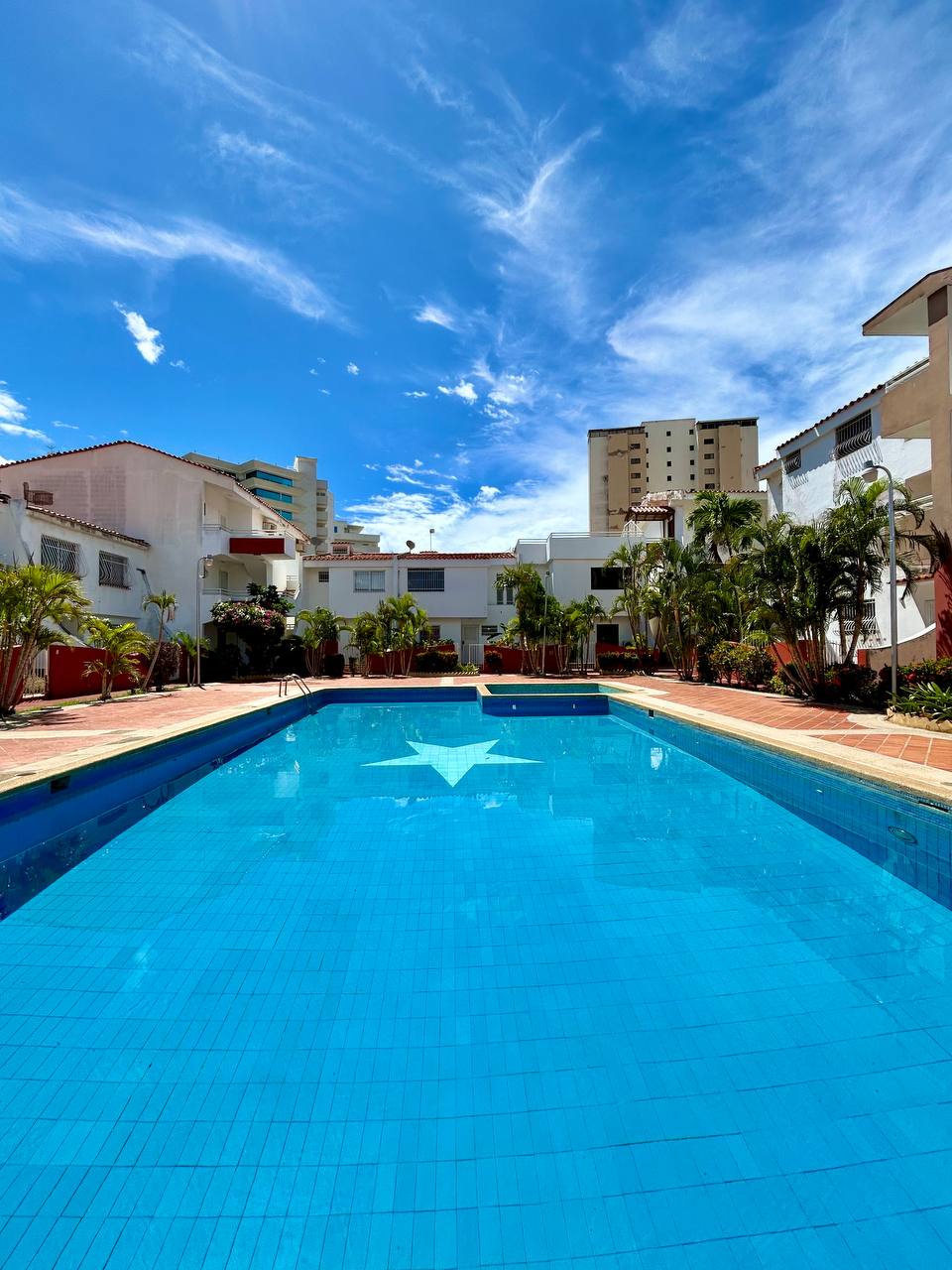EN VENTA TOWNHOUSE EN EL CONJUNTO RESIDENCIAL VACACIONAL STELLA SOLARIS. PLAYA EL ANGEL.