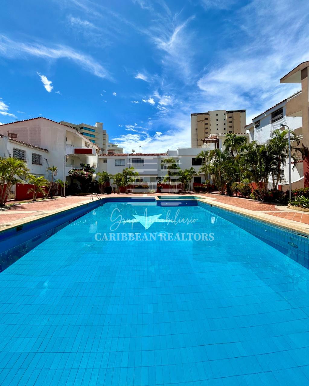 EN VENTA TOWNHOUSE EN EL CONJUNTO RESIDENCIAL VACACIONAL STELLA SOLARIS. PLAYA EL ANGEL.