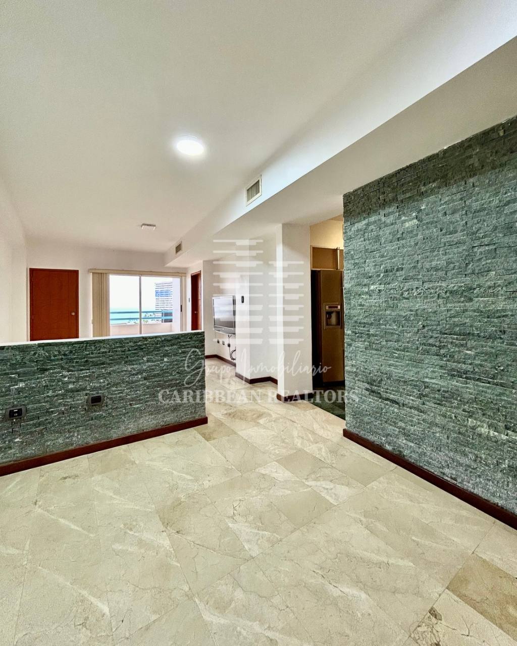 EN VENTA PENTHOUSE EN EL CONJUNTO RESIDENCIAL SOLARIUM EN COSTA AZUL.